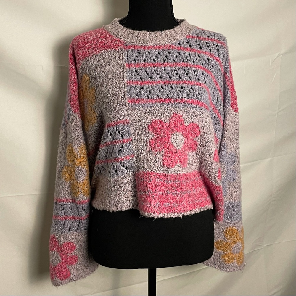 Moon & Madison Floral Sweater